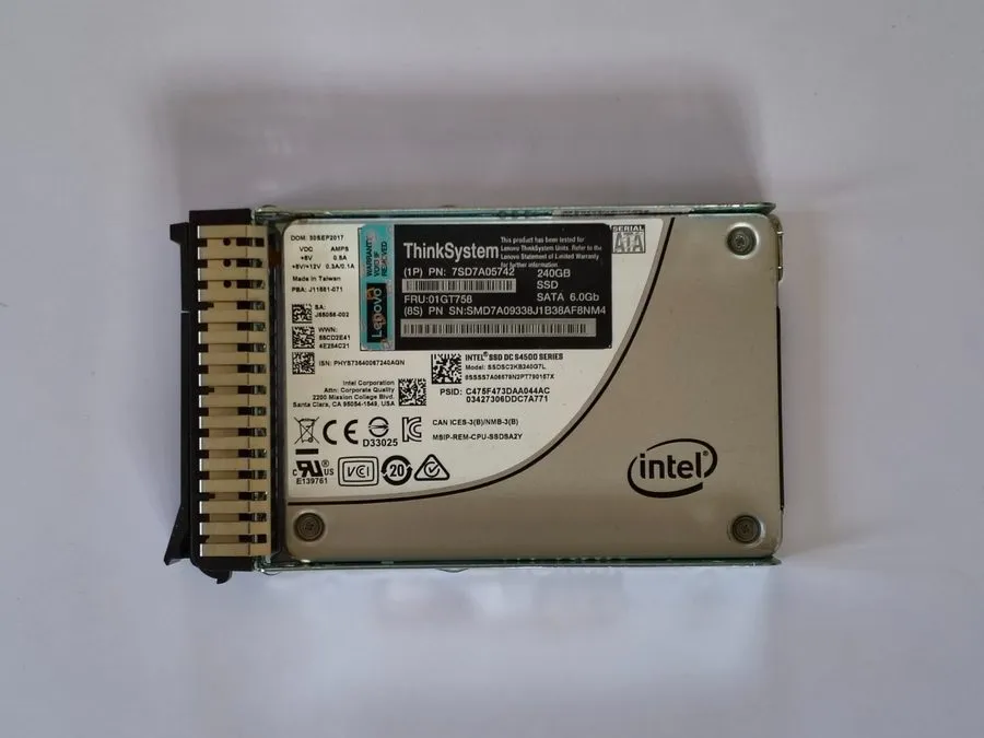 SSD-накопитель Intel DC S4500 Series 240GB SSD 2.5inch SATA III Solid State Driv