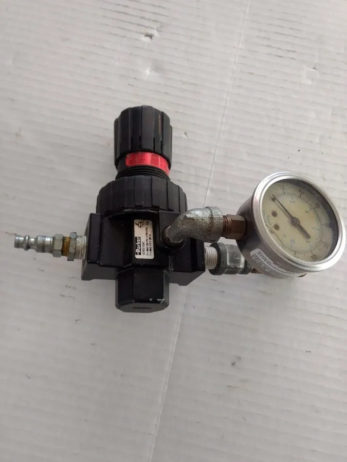 Регулятор давления Parker 07R213AC Pneumatic Regulator 250psi 3/8in Npt