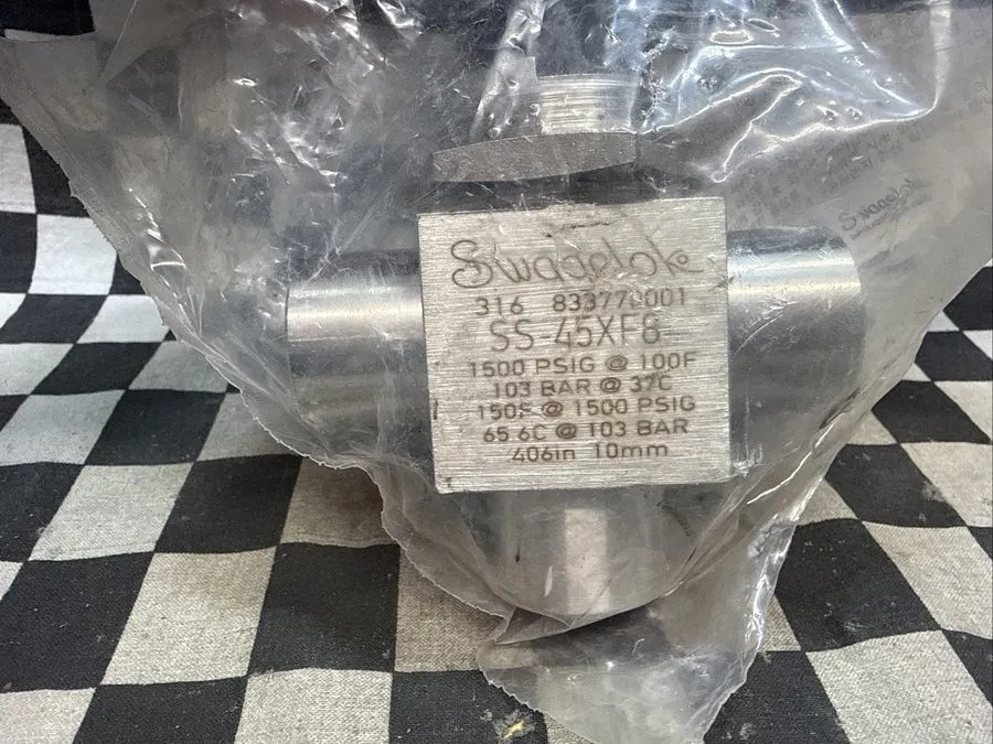 Клапан Whitey Swagelok SS-45XF8 Ball Valve W/Quick Disconnect