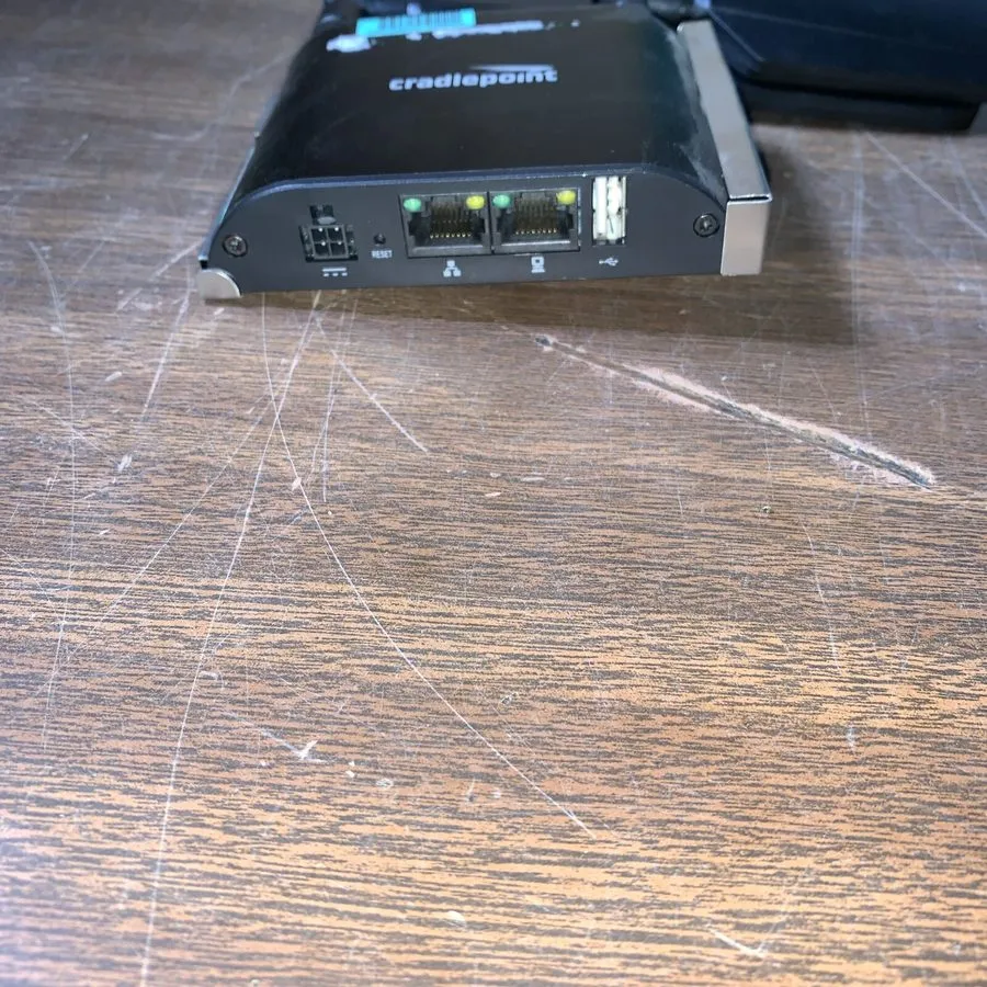 Маршрутизатор CRADLEPOINT IBR650LPE-VZ WIRELESS ROUTER