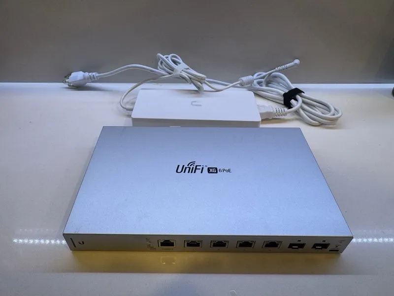 Коммутатор Ubiquiti UniFi XG POE 6-Port 10GbE Switch US-XG-6POE
