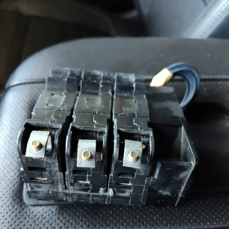 Автоматический выключатель EHB340301082 Square D 30 Amp 480V 3P Bolt On Shunt Tr