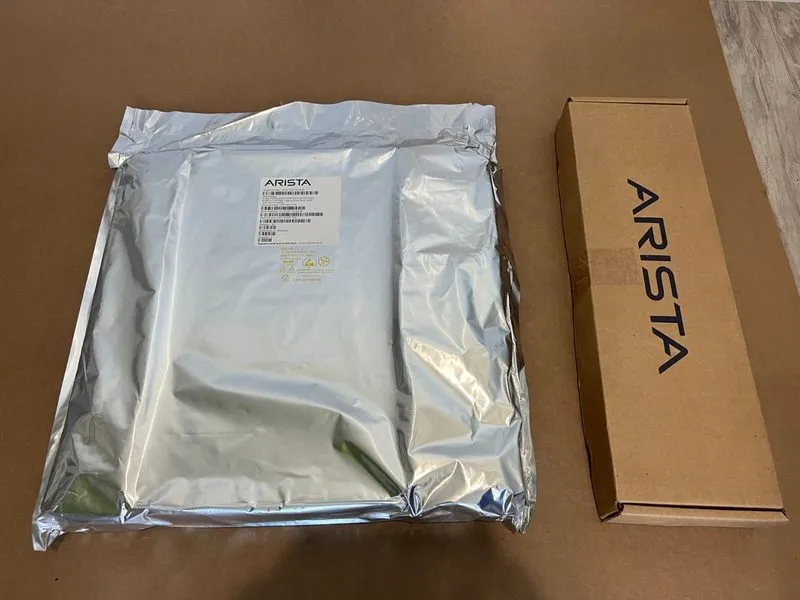 Коммутатор ARISTA DCS-7020TR-48-R 7020R 48xRJ45 (100/1000Mb) + 6xSFP+ (1/10GbE) 
