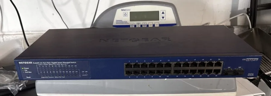 Коммутатор NETGEAR Prosafe GS724TP v2 24 Port Gigabit Managed Switch with PoE