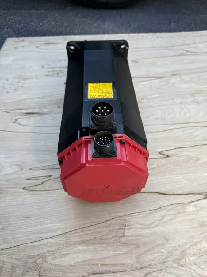 Серводвигатель Fanuc AC SERVO MOTOR A06B-0572-B077 — фото лота 1