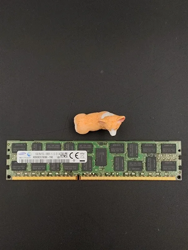 Модуль памяти Samsung 16GB 2Rx4 PC3L-12800R M393B2G70DB0-YK0 DDR3 1600MHz Reg EC