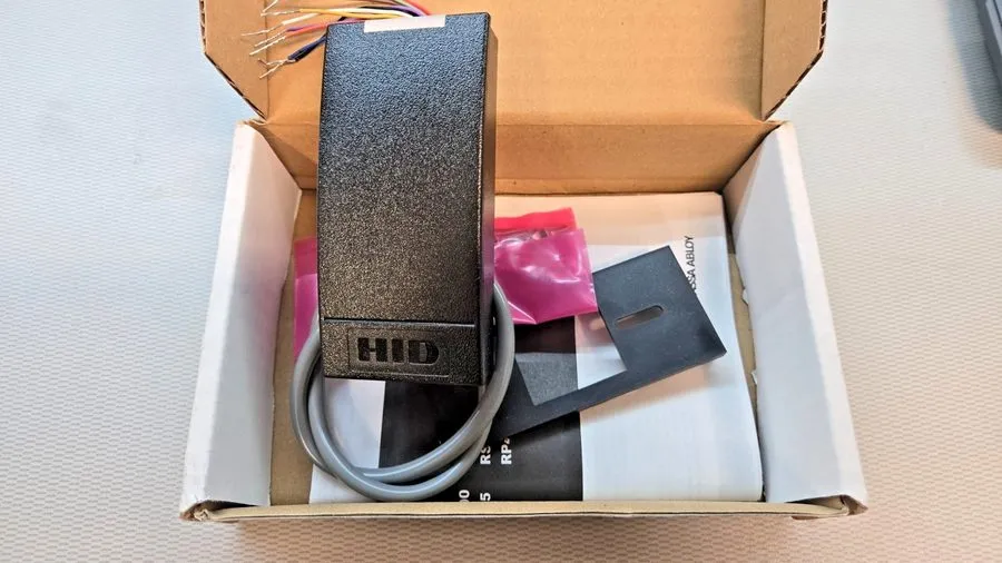 Оборудование видеонаблюдения HID iCLASS R10CKNN Mini access control er 6100CKN00 — фото лота 2