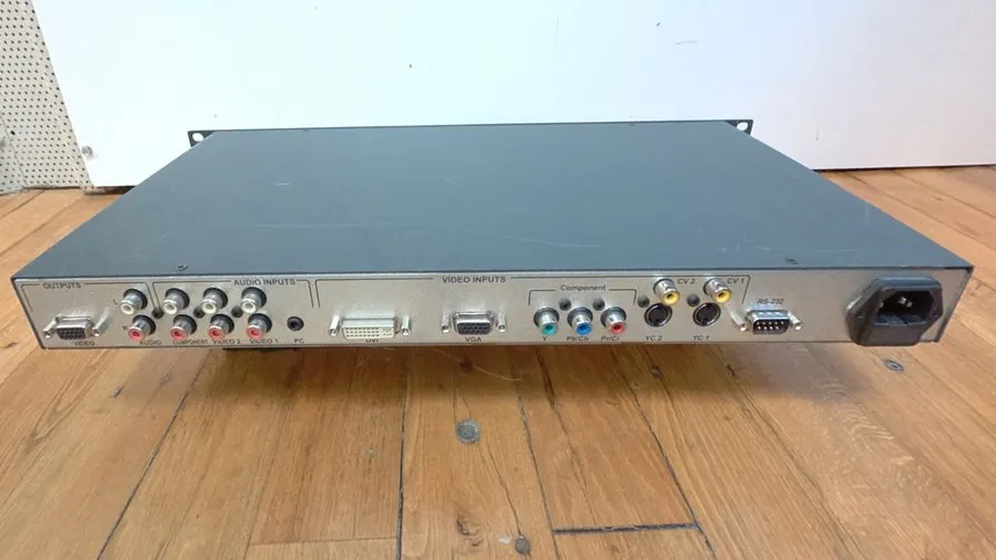 Видеокоммутатор Kramer VP-719DS ProScale 7 Input Seamless Audio Switcher