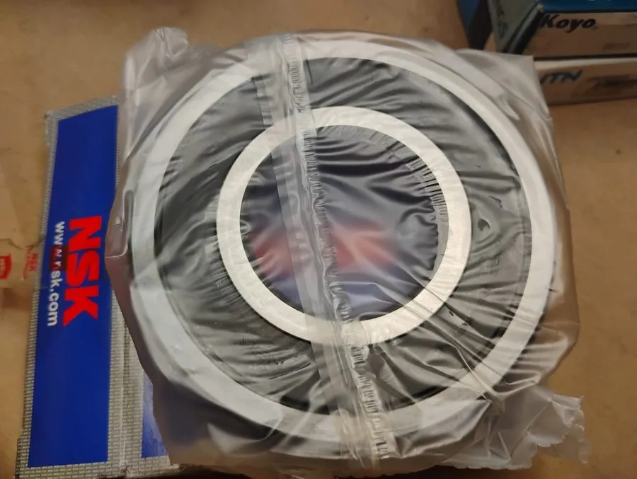Подшипник NSK 6308VVC3 Deep Groove Ball Bearing 40mm ID, 90mm OD, 23mm Width