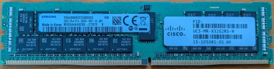 Модуль памяти Samsung 32 GB DDR4 Server RAM PC4-2666V 2Rx4 M393A4k40CB2 Cisco UC