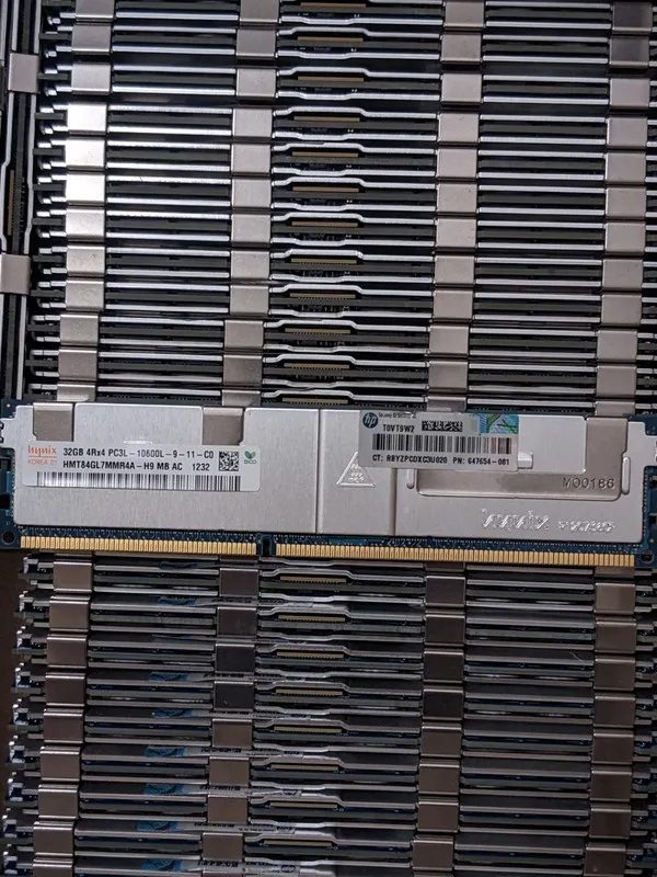 Модуль памяти SK Hynix 32GB 4Rx4 PC3L-10600L HMT84GL7MMR4A-H9 MB AB 331 DDR3 ECC — фото лота 1