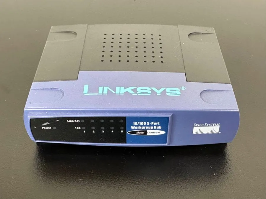 Коммутатор Linksys EFAH05W 5-Port 10/100 Workgroup Hub Cisco Ethernet Network Hu