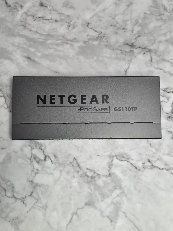 Коммутатор NETGEAR GS110TPv3 8 Port Gigabit PoE+ Ethernet Smart Switch 2 SFP GS1