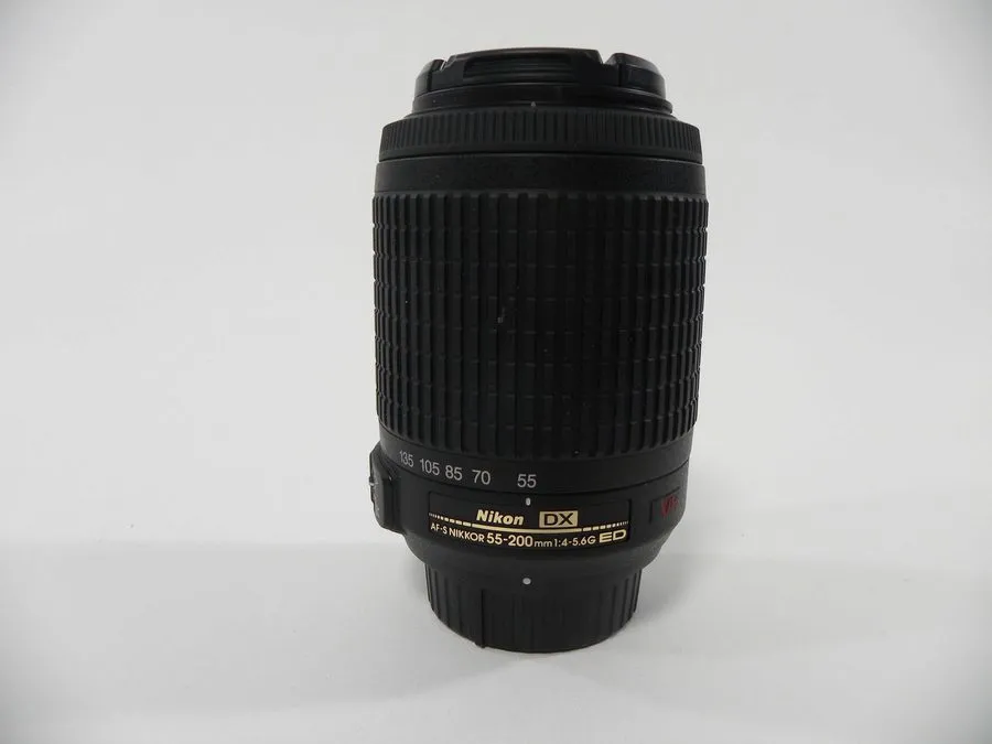 Объектив NIKON AF-S NIKKOR 55-200mm f4-5.6G ED DX VR IF LENS, CAPS, POUCH