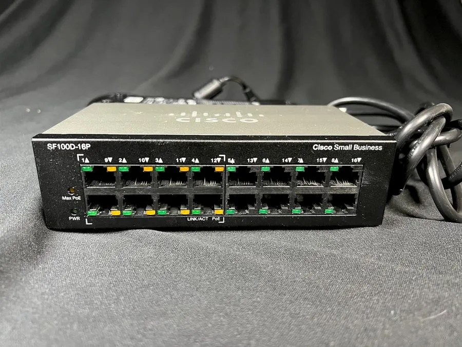 Коммутатор Cisco SF100D-16P 16-Port 10/100 Fast Ethernet Desktop Switch with Max