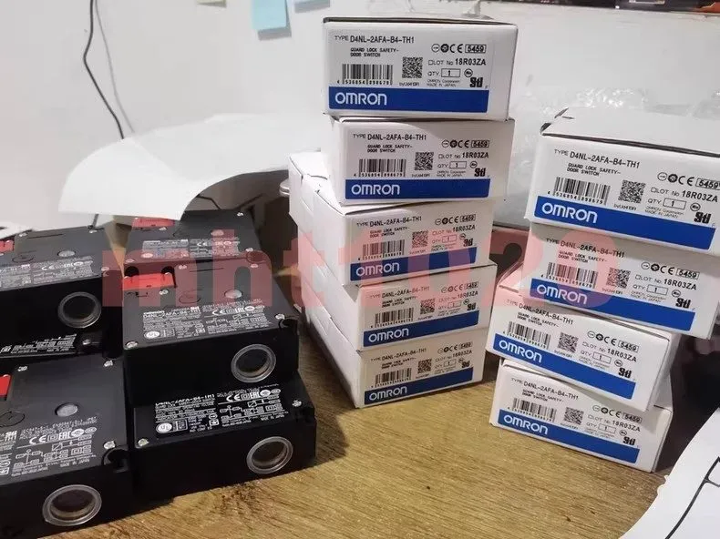 Коммутатор OMRON D4NL-2AFA-B4-TH1 Electromagnetic Lock Safety Switch