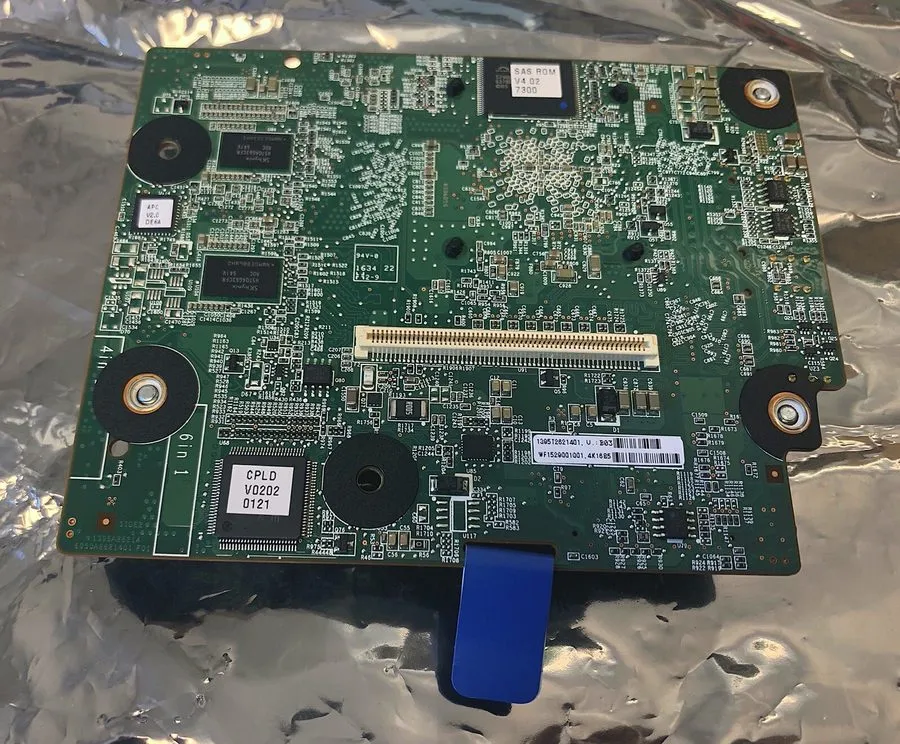 Контроллер HP 749796-001 Smart Array 2GB Cache 2-Port SAS-3 SATA-3 RAID Controll