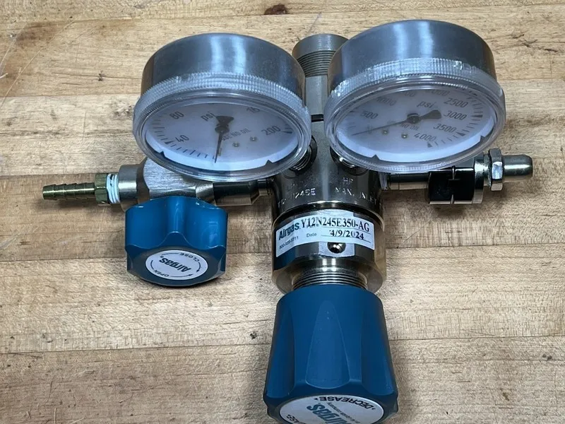 Трубопроводная арматура AirGas Y12N245E350-AG Stainless Steel High Purity Two St — фото лота 1