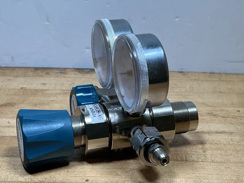 Трубопроводная арматура AirGas Y12N245E350-AG Stainless Steel High Purity Two St — фото лота 2