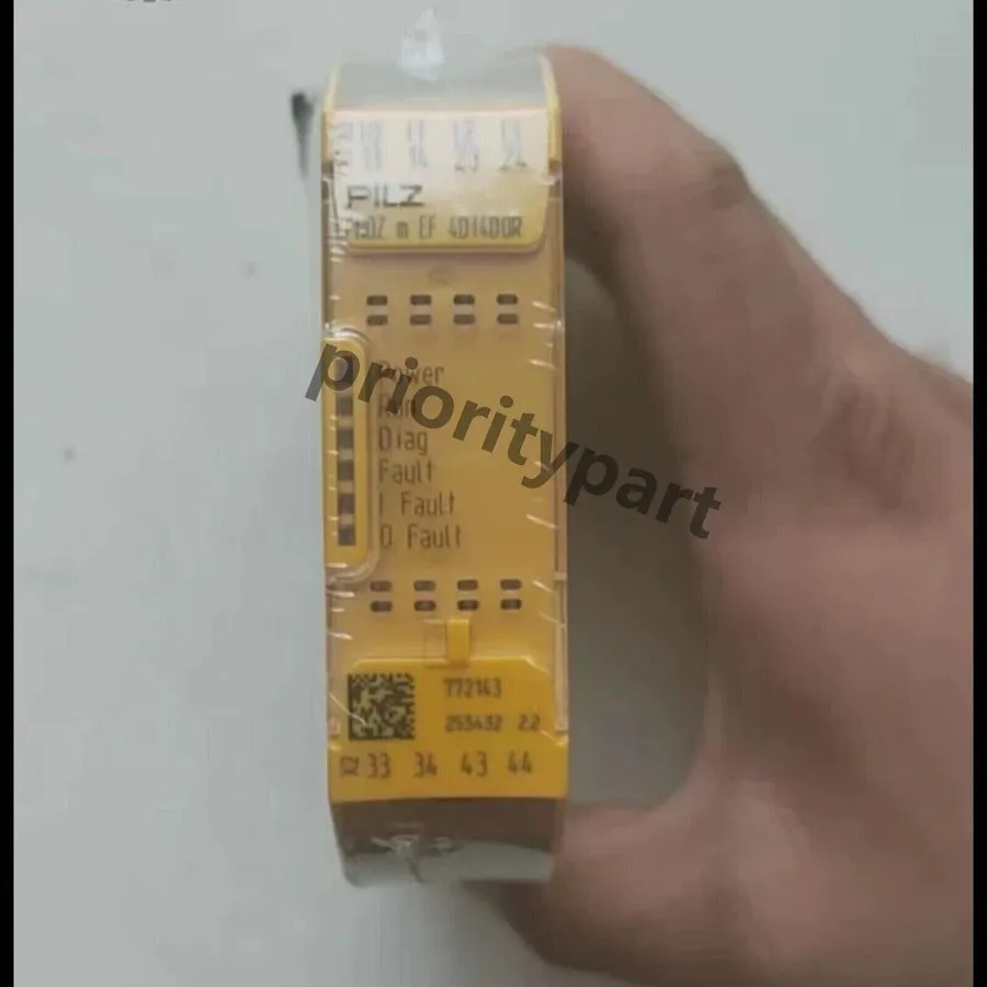 Реле безопасности PILZ 772143 PNOZ m EF 4D14D0R Safety Relay Module