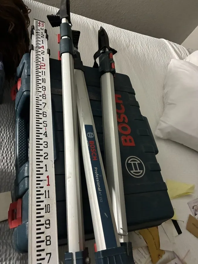 Геодезический прибор Bosch GRL800-HV Self-Leveling Horizontal Vertical Rotary La — фото лота 1