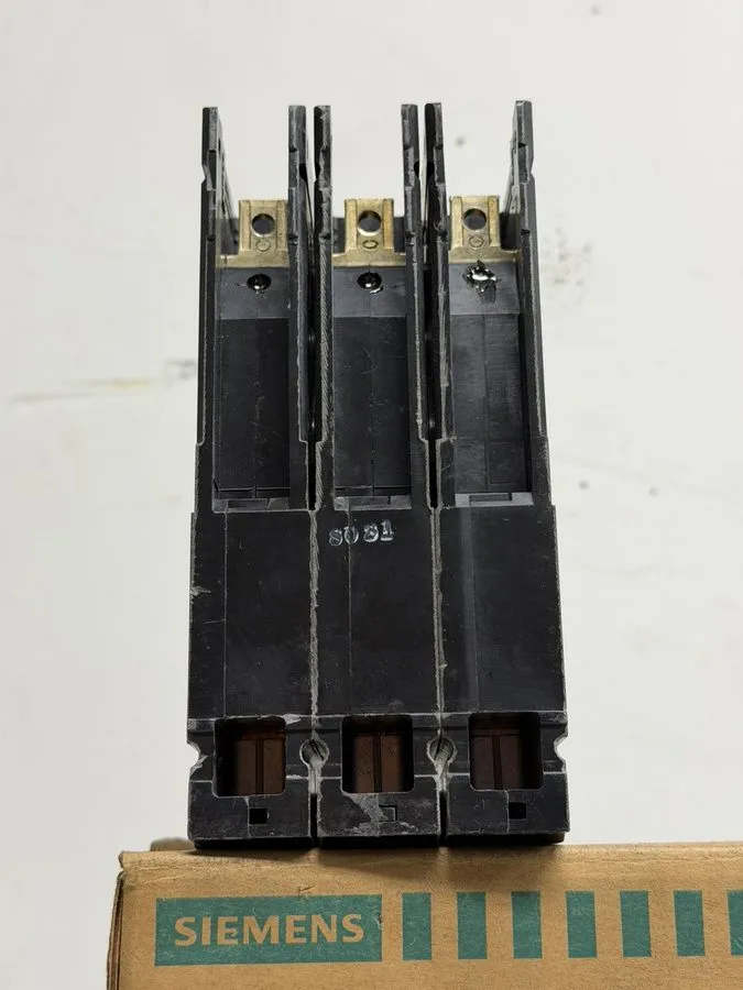 Автоматический выключатель Siemens ED63B070 Circuit Breaker 3 Pole 70A 600V Sent — фото лота 2