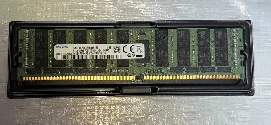 Модуль памяти Samsung 64GB 4DRx4 PC4-2666V-LD2 ECC LRDIMM M386A8K40BM2-CTD DDR4 