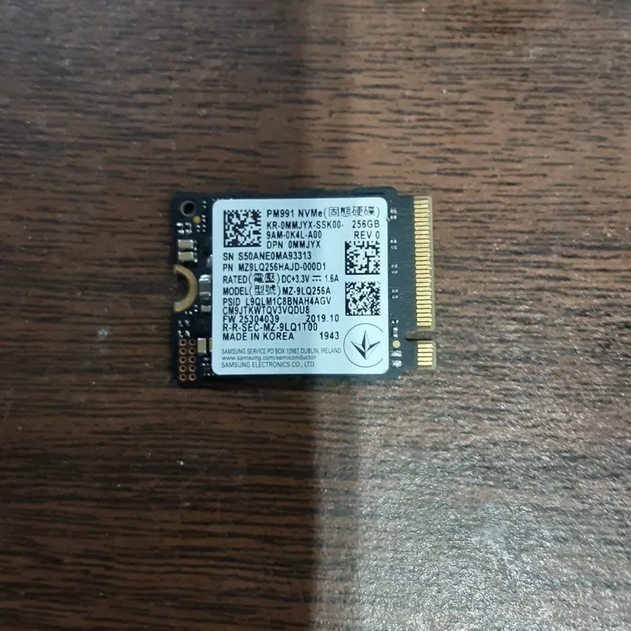 SSD-накопитель Samsung PM991a 256GB NVMe SSD MZ-9LQ256C M.2 2230 PCIe Gen3 x4 31 — фото лота 1