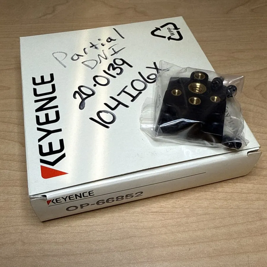 Комплект крепления Keyence OP-66852 CV Vision Camera Resin Mounting Kit Single M