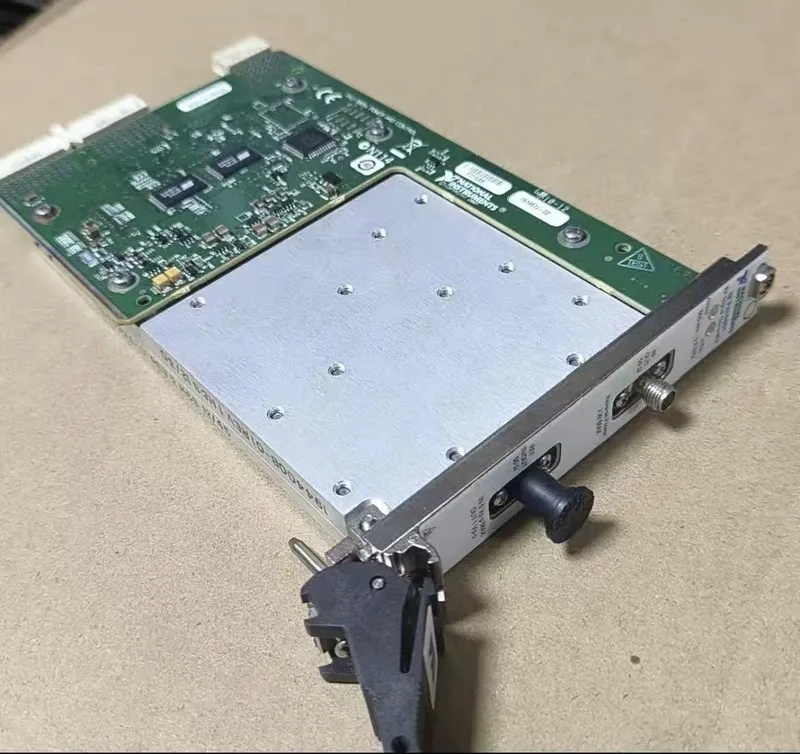 Генератор сигналов National Instruments PXI-5651 PXIe, 3.3 GHz, PXI RF Analog Si