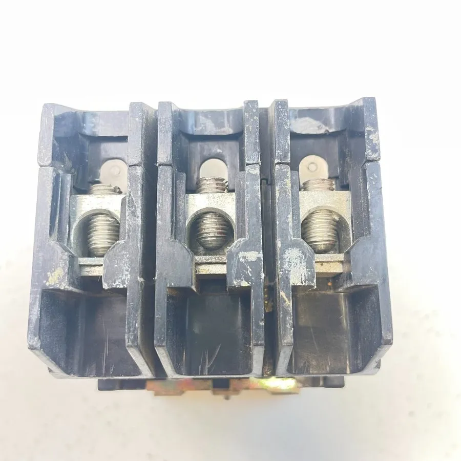 Автоматический выключатель GENERAL ELECTRIC TEY390 TEY 3 POLE 90 AMP 480v CIRCUI — фото лота 1