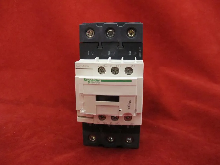 Контактор Schneider LC1D65AM7 TeSys D Magnetic Contactor 65A 220V AC / LC1 D65