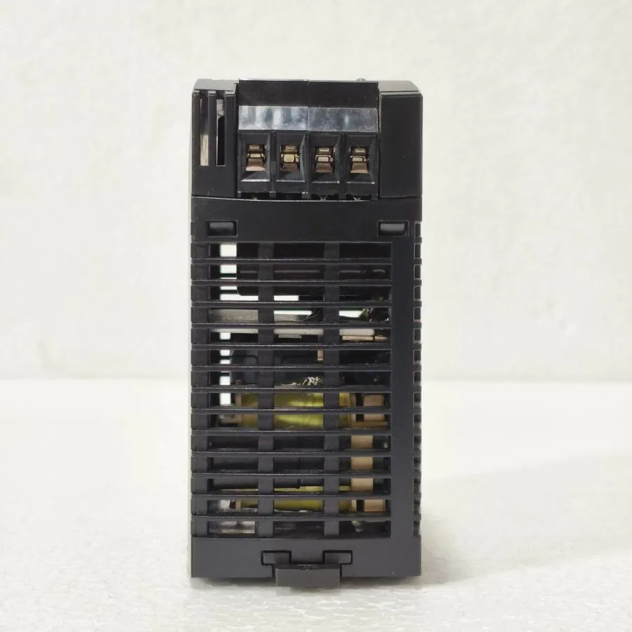 Блок питания Puls Ml60.241 Dc Power Supply, 100/240V Ac, 24/28V Dc, 60 W, 2.5 A, — фото лота 2