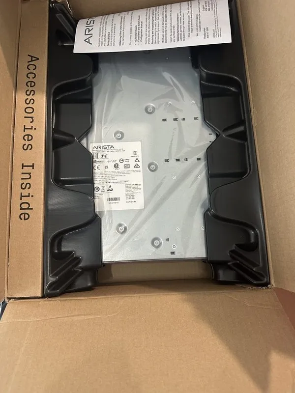 Коммутатор Arista DCS-7010TX-48C-F