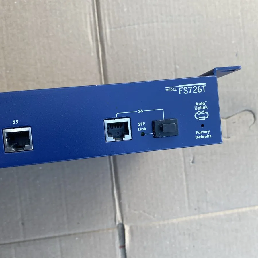 Коммутатор Netgear Prosafe FS726T Rack 24 Port 10/100 w/2 x Gigabit Ports — фото лота 2