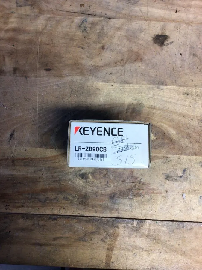Датчик KEYENCE LR-ZB90CB LASER SENSOR 10-30VDC