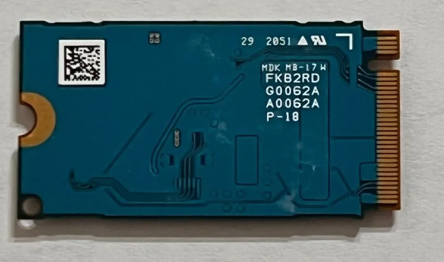 SSD-накопитель 256GB M.2 SSD 3D NAND TLC KIOXIA Corporation Model: KBG40ZNT256G