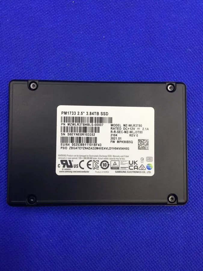 SSD-накопитель MZ-WLR3T80 Samsung PM1733 3.84TB 2.5in NVMe PCIe 4 Enterprise SSD