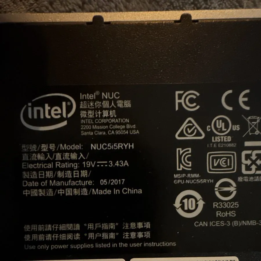 SSD-накопитель Intel NUC NUC5i5RYH Tiny PC i5-5250U 8GB RAM 500GB SSD Win 10 NO 
