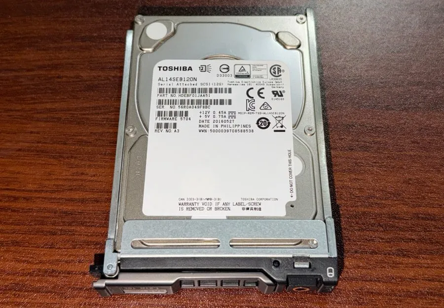 Жёсткий диск DELL 089D42 1.2TB 12G 10K SFF 2.5in SAS AL14SEB120N 89D42 HDD HARD