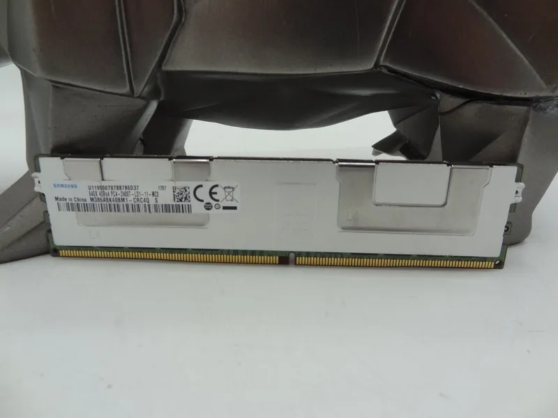 Модуль памяти M386A8K40BM1-CRC SAMSUNG 64GB LRDIMM (PC4-19200T DDR4-2400 4RX4)