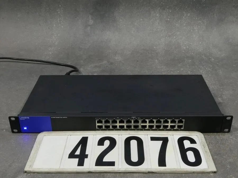 Коммутатор Linksys LGS124P 24-Port Business Gigabit PoE+ Switch Black