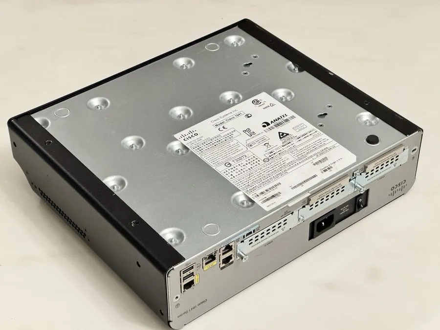 Маршрутизатор Cisco 1941/K9 2-Port 1900 Series Integrated Gigabit Security Route