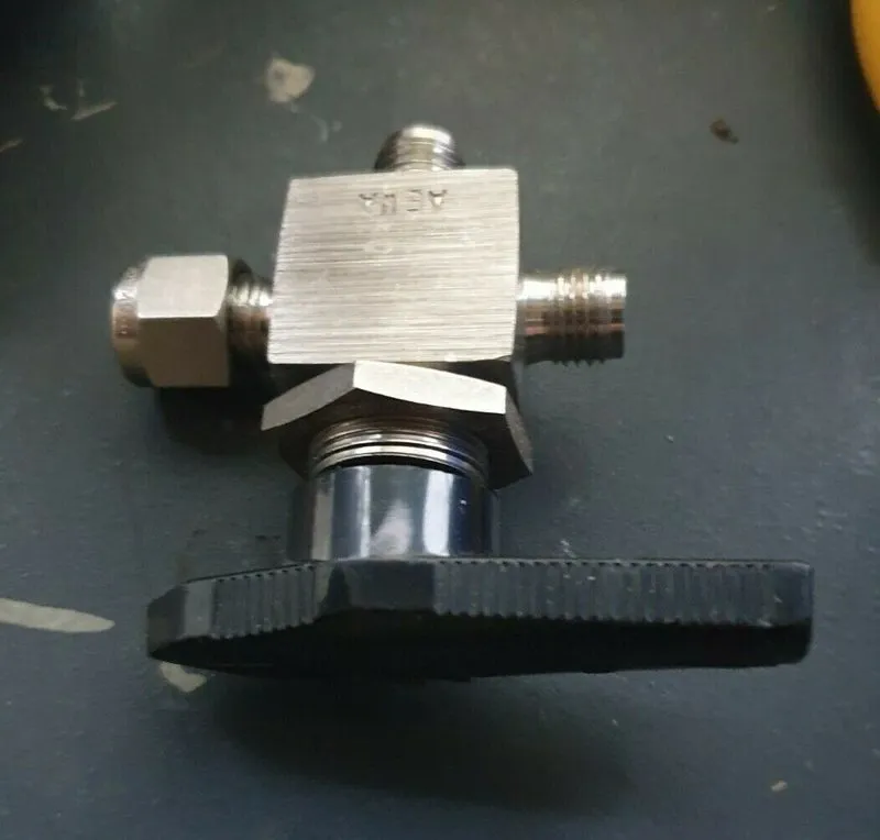 Клапан Whitey Swagelok SS-43XS4 1/4" Ball Valve 2500 PSI Stainless Steel NOD — фото лота 2