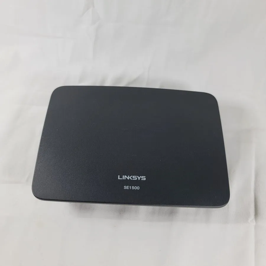 Коммутатор Linksys SE1500 5-Port Fast Ethernet Switch Desktop Network Hub