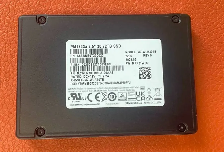 SSD-накопитель H4XPX Dell Samsung PM1733a 30.72TB NVMe PCIe Gen4 2.5" Intensive 