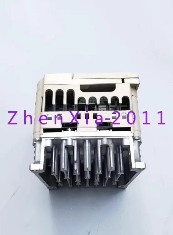 Привод Yaskawa V1000 series CIMR-VB4A0002BBA 0.75KW/0.4KW 380V