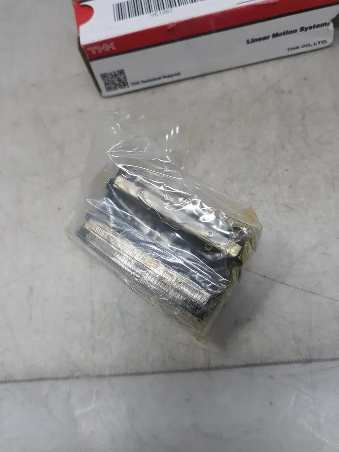 Подшипник THK HSR15R1SS Linear Slide Block Bearing