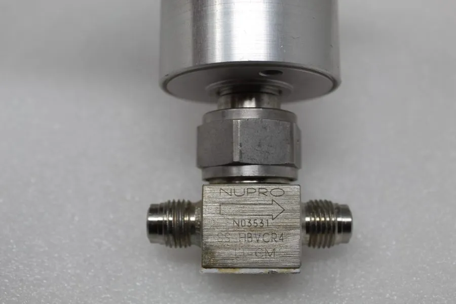 Клапан NUPRO BELLOW VALVE 1/4 MALE SS-HBVCR-4 SWAGELOK — фото лота 2