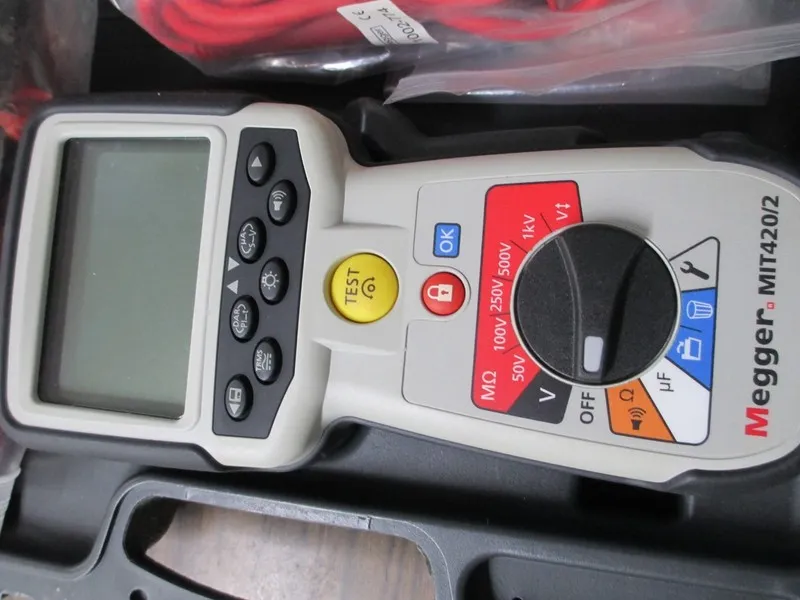 Тестер MIT420/2 megger Insulation resistance tester